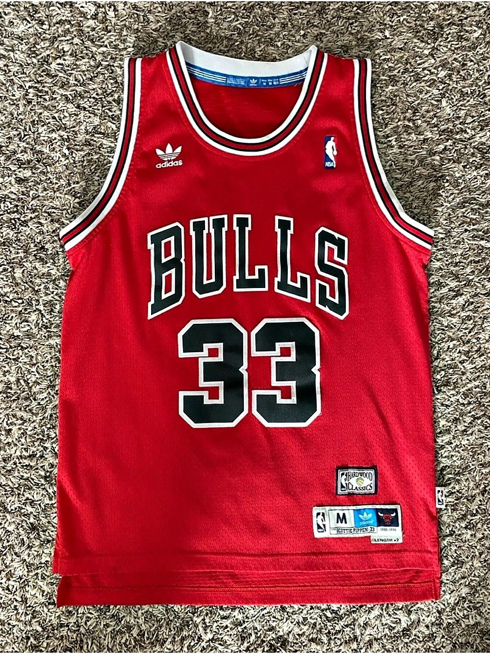 Vintage SCOTTIE PIPPEN #33 Bulls Adidas Hardwood Classics Jersey Medium